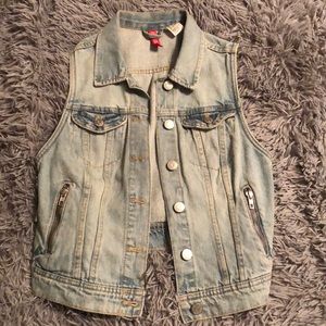 Light wash denim vest